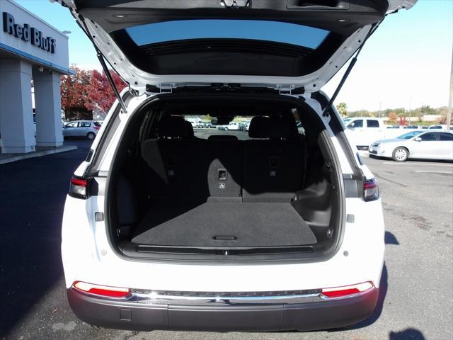 new 2025 Jeep Grand Cherokee car, priced at $40,954