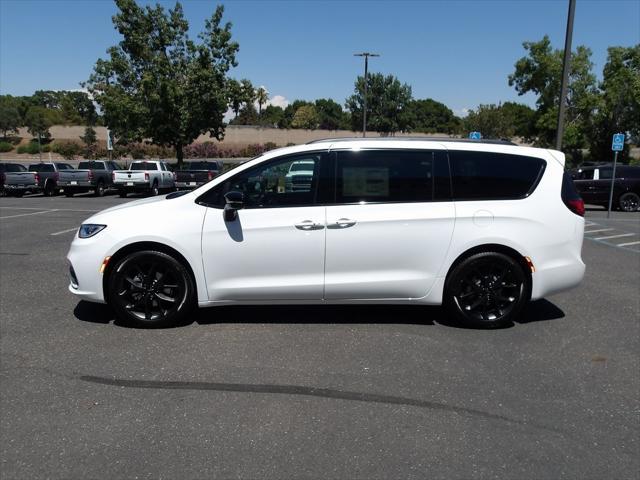 new 2024 Chrysler Pacifica car, priced at $50,547