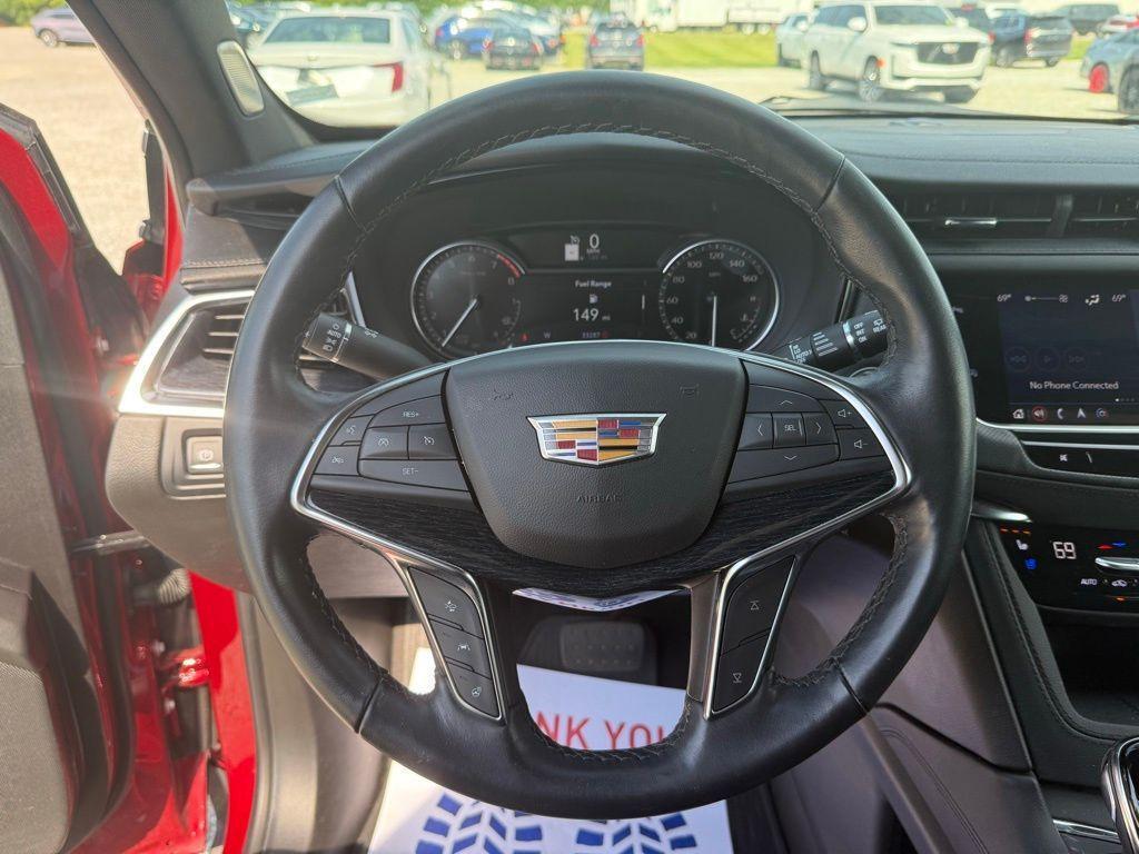 used 2024 Cadillac XT5 car, priced at $44,017