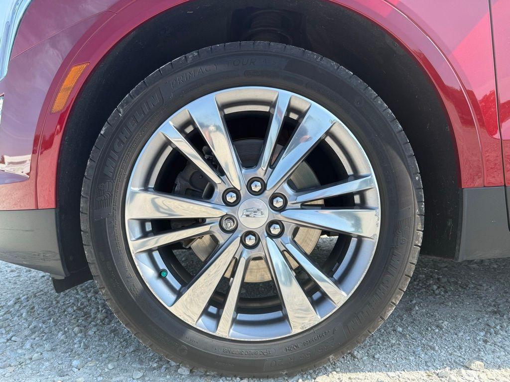 used 2024 Cadillac XT5 car, priced at $44,017