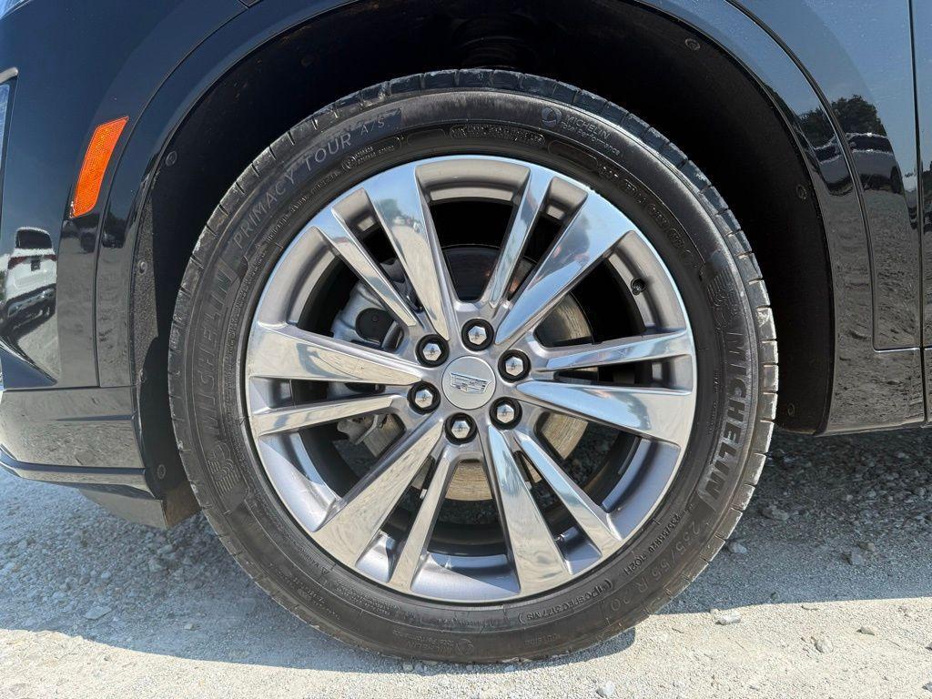 used 2025 Cadillac XT6 car, priced at $52,900