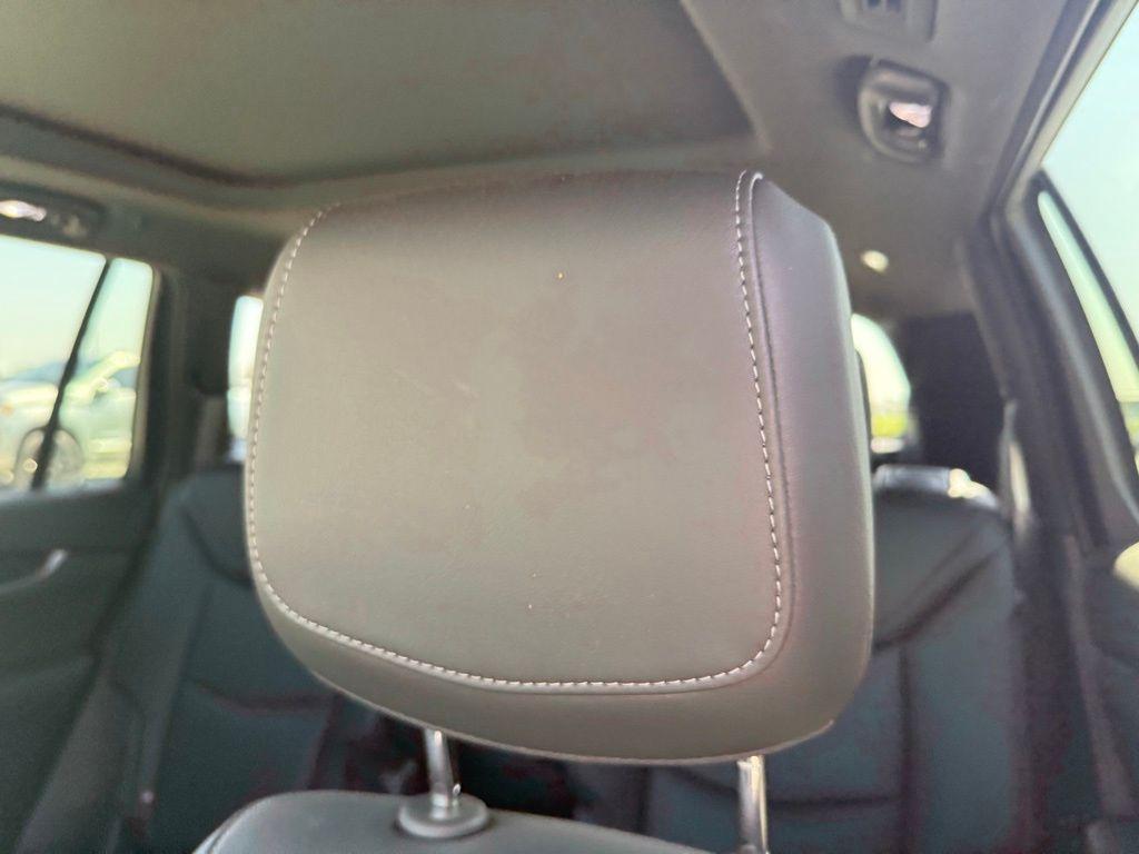 used 2025 Cadillac XT6 car, priced at $52,900