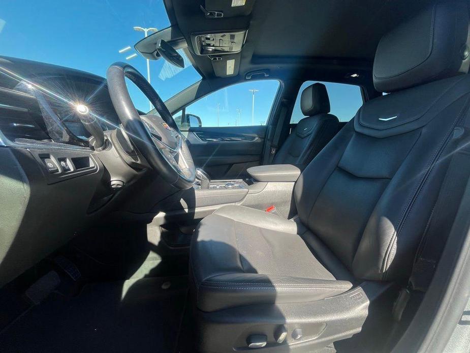 used 2023 Cadillac XT5 car, priced at $35,152