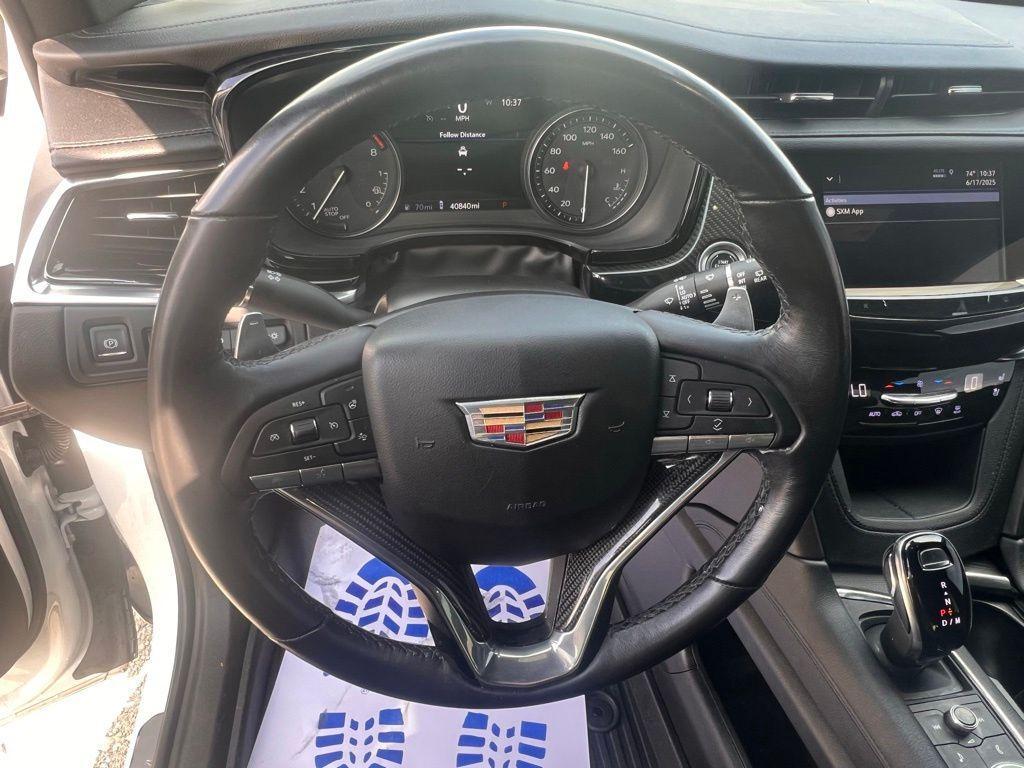 used 2022 Cadillac XT6 car, priced at $39,150
