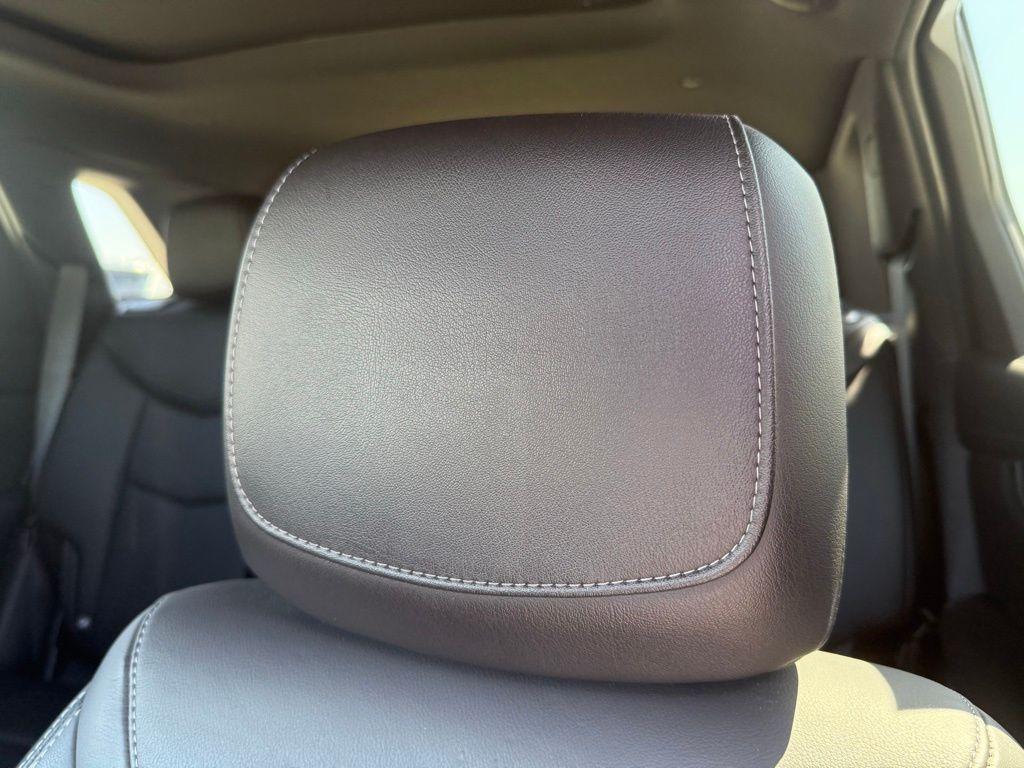 used 2022 Cadillac XT5 car, priced at $36,800