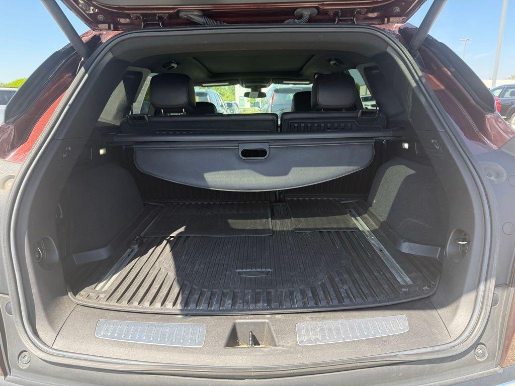 used 2022 Cadillac XT5 car, priced at $36,800