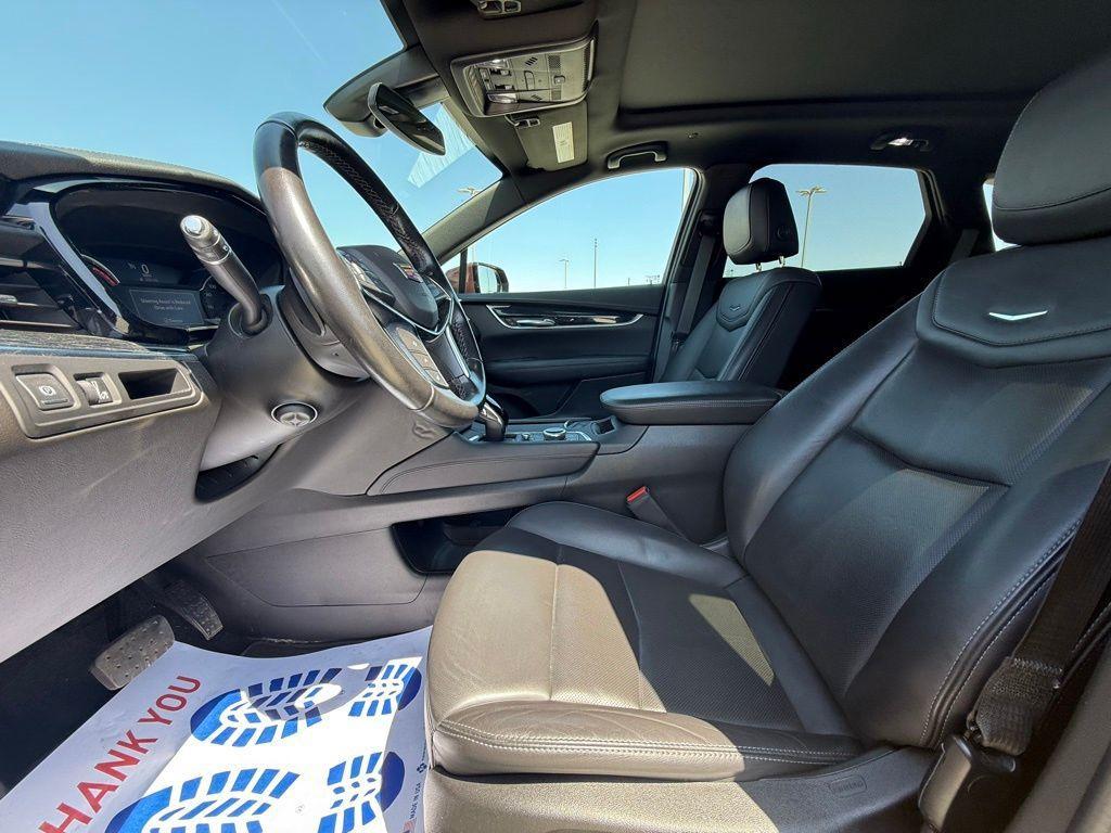 used 2022 Cadillac XT5 car, priced at $36,800