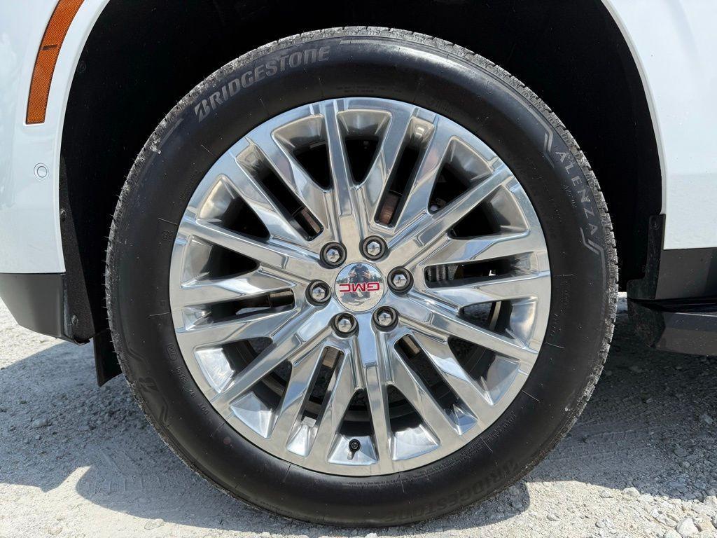 used 2025 GMC Yukon car, priced at $70,640