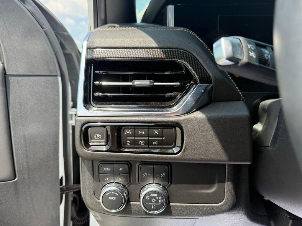 used 2025 GMC Yukon car, priced at $70,640