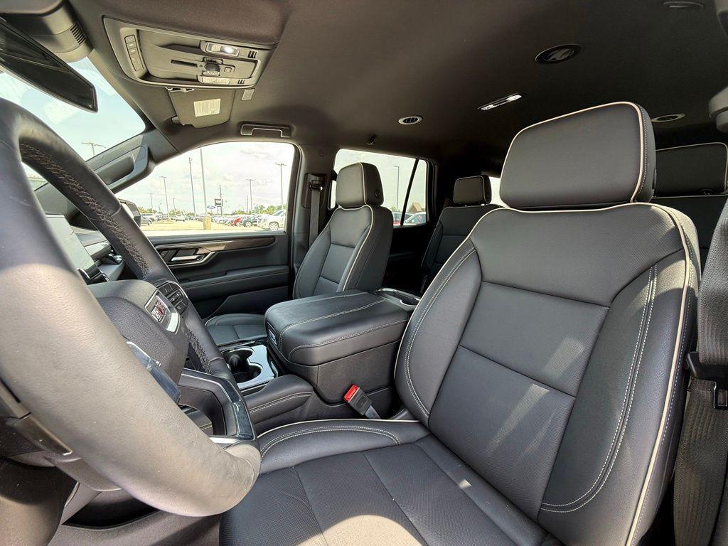 used 2025 GMC Yukon car, priced at $70,640