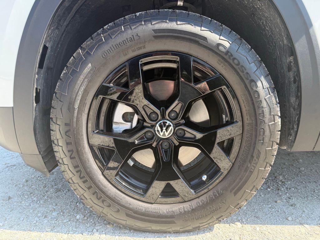 used 2025 Volkswagen Atlas car, priced at $45,900