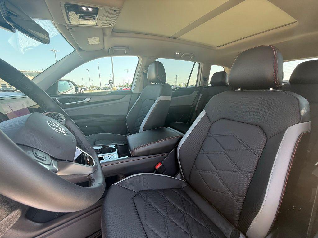 used 2025 Volkswagen Atlas car, priced at $45,900