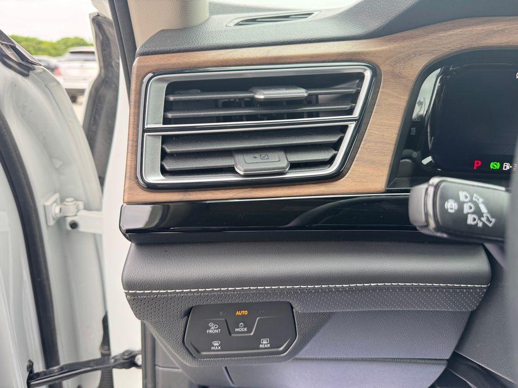 used 2024 Volkswagen Atlas car, priced at $31,350