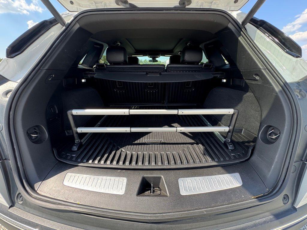used 2023 Cadillac XT5 car, priced at $35,850
