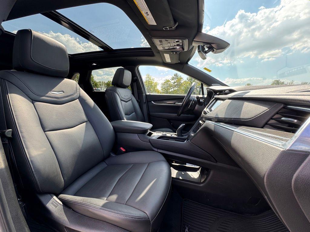 used 2023 Cadillac XT5 car, priced at $35,850