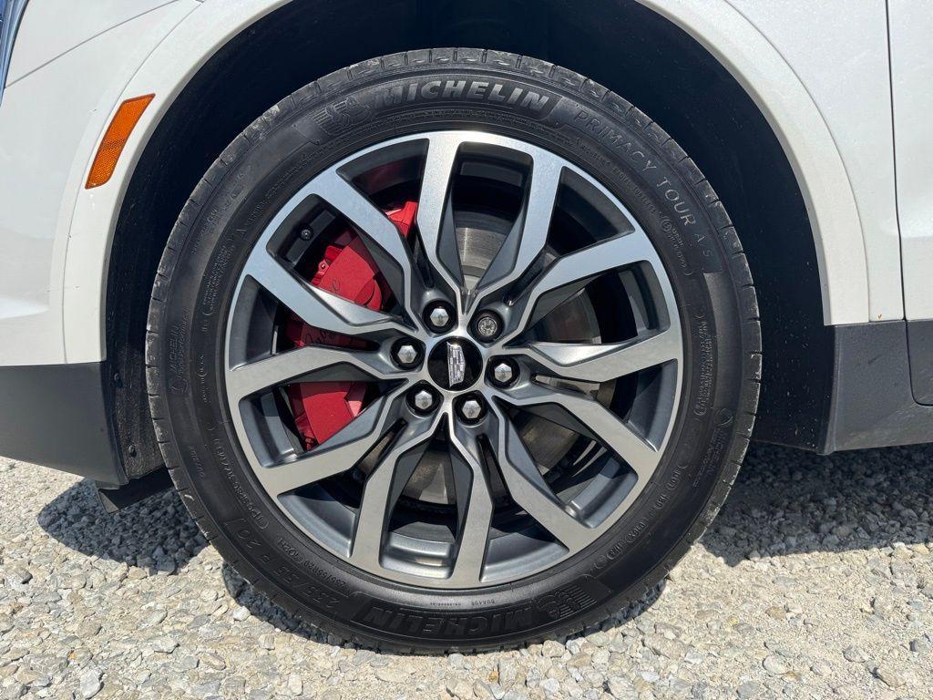 used 2023 Cadillac XT5 car, priced at $35,850
