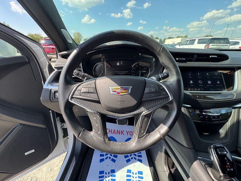 used 2023 Cadillac XT5 car, priced at $35,850