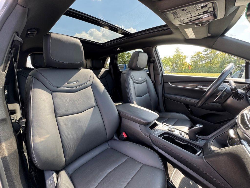 used 2023 Cadillac XT5 car, priced at $35,850