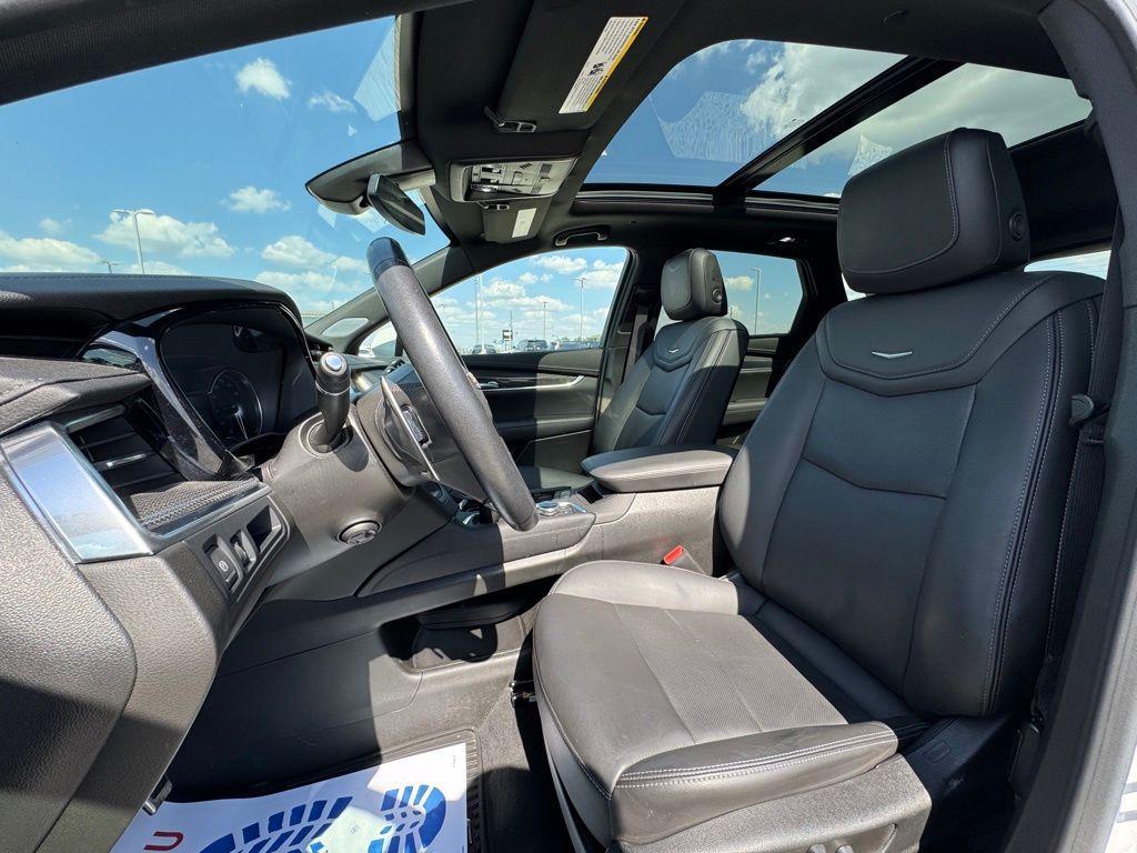 used 2023 Cadillac XT5 car, priced at $35,850