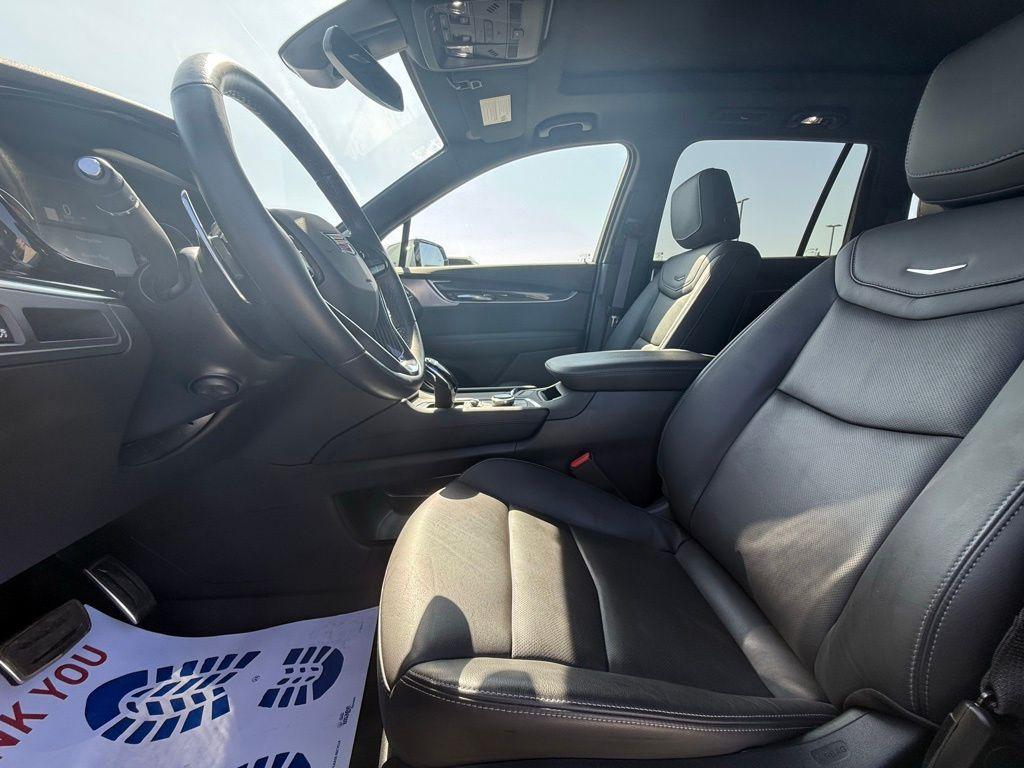 used 2024 Cadillac XT6 car, priced at $53,100