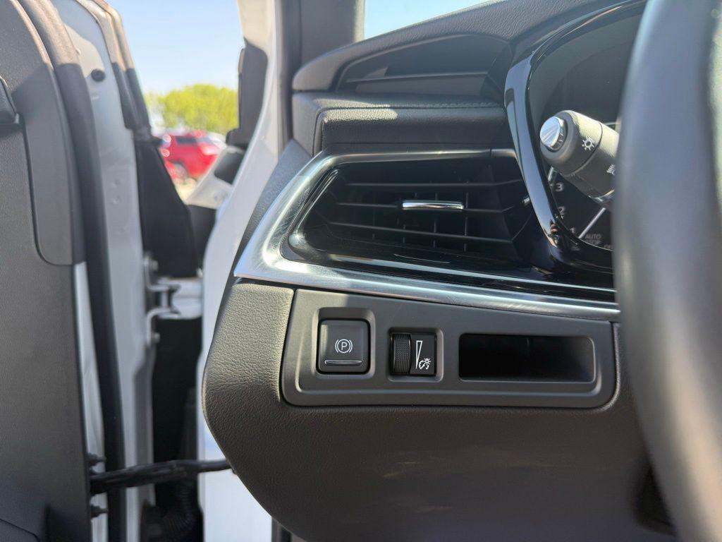 used 2024 Cadillac XT6 car, priced at $53,100