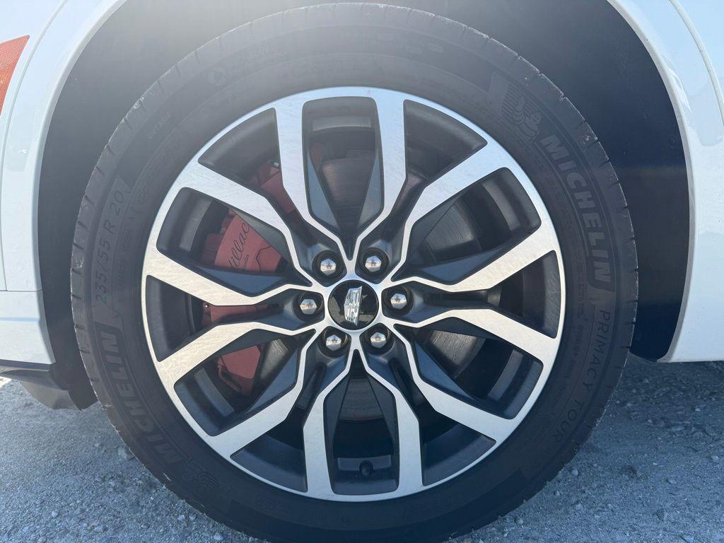 used 2024 Cadillac XT6 car, priced at $53,100