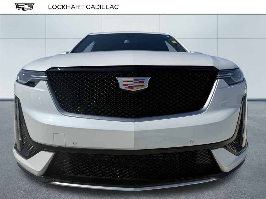 used 2024 Cadillac XT6 car, priced at $53,100