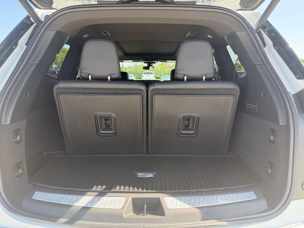used 2024 Cadillac XT6 car, priced at $53,100