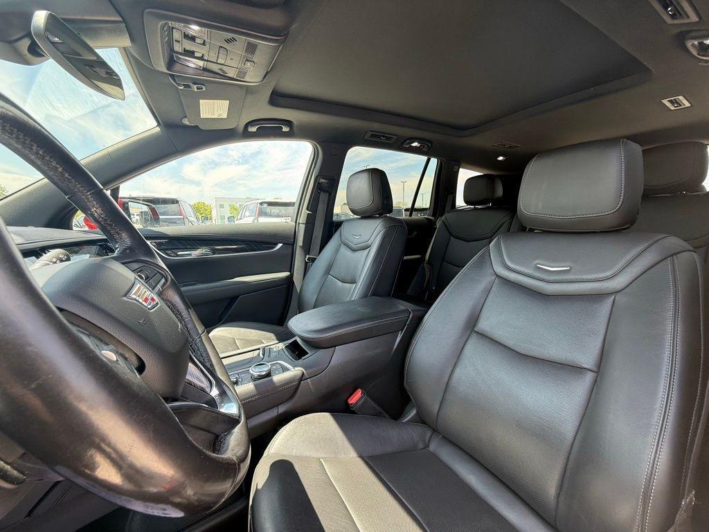 used 2021 Cadillac XT6 car, priced at $31,100
