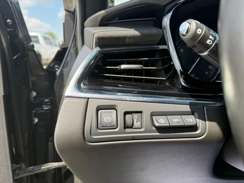 used 2023 Cadillac XT6 car, priced at $44,550