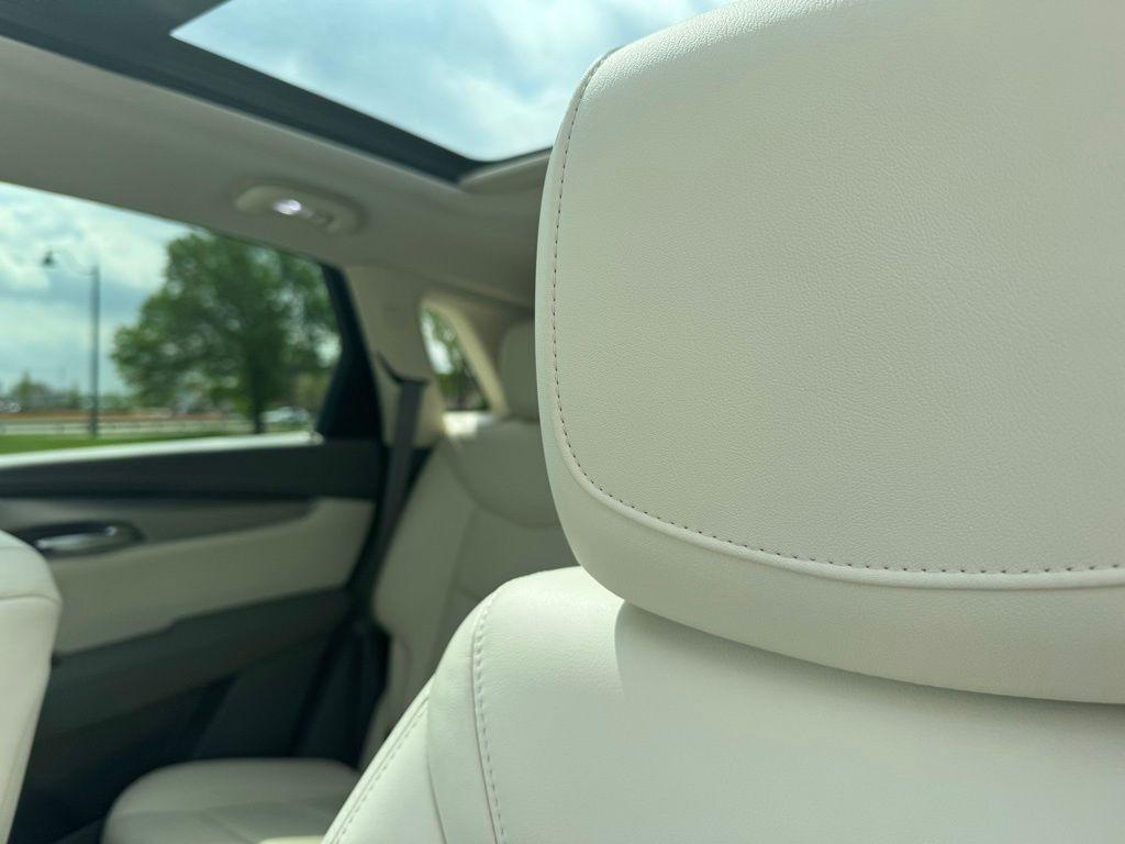 used 2022 Cadillac XT5 car, priced at $35,680