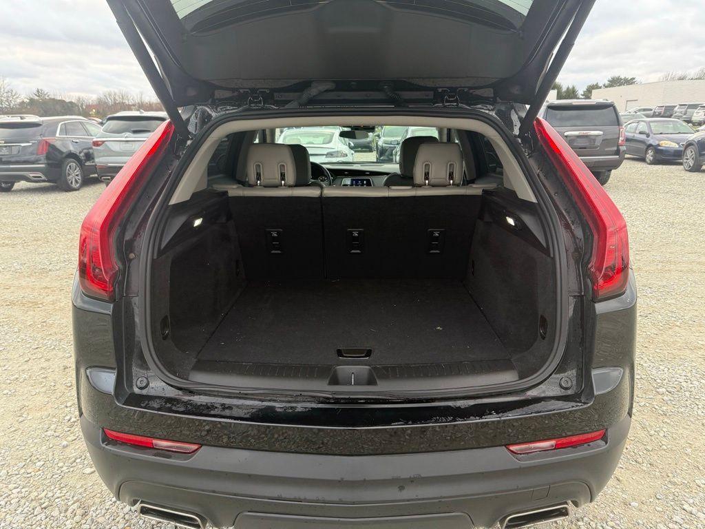 used 2023 Cadillac XT4 car, priced at $28,999