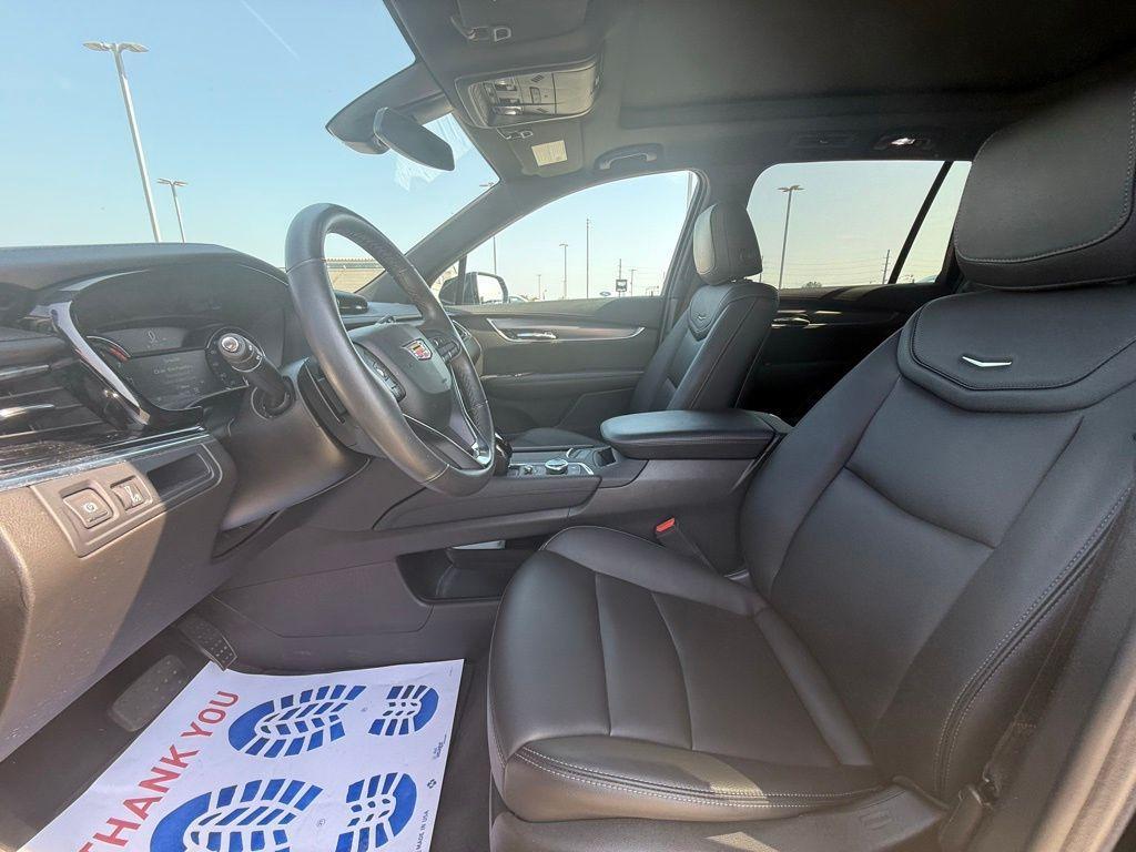 used 2023 Cadillac XT6 car, priced at $33,900