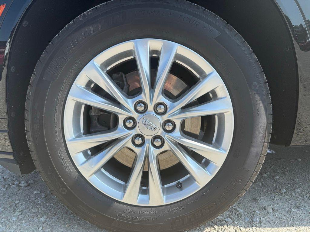 used 2023 Cadillac XT6 car, priced at $33,900