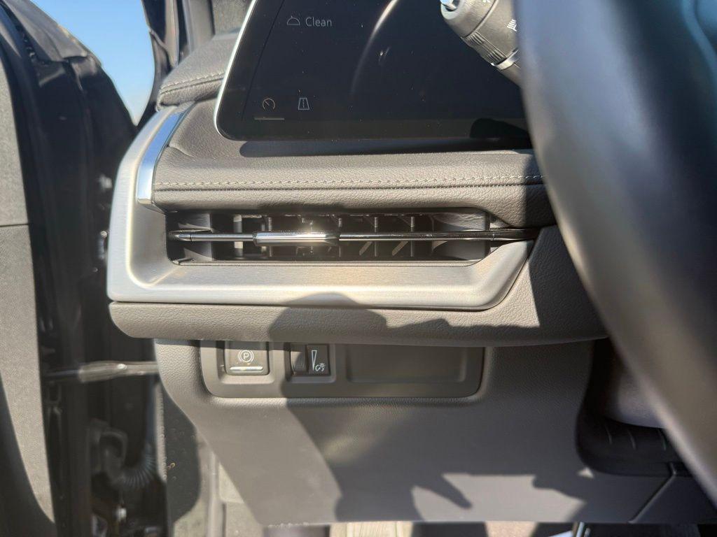 used 2024 Cadillac XT4 car, priced at $39,500