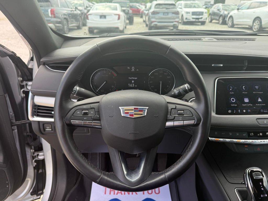 used 2022 Cadillac XT4 car, priced at $29,500