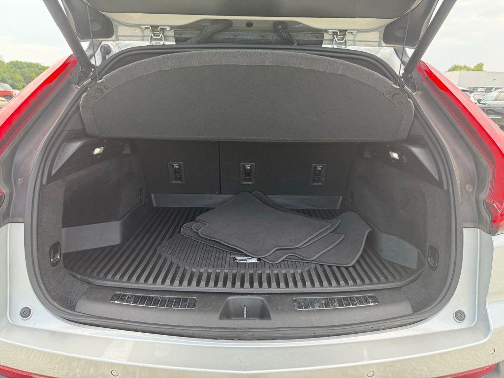 used 2022 Cadillac XT4 car, priced at $27,900