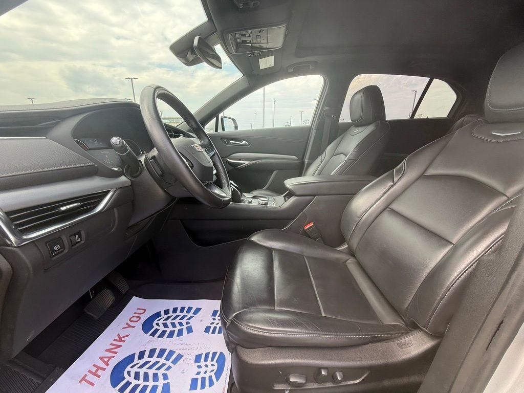used 2022 Cadillac XT4 car, priced at $27,900