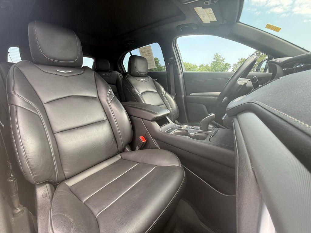used 2022 Cadillac XT4 car, priced at $27,900