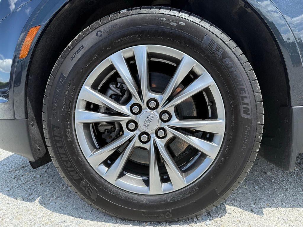 used 2021 Cadillac XT5 car, priced at $33,600