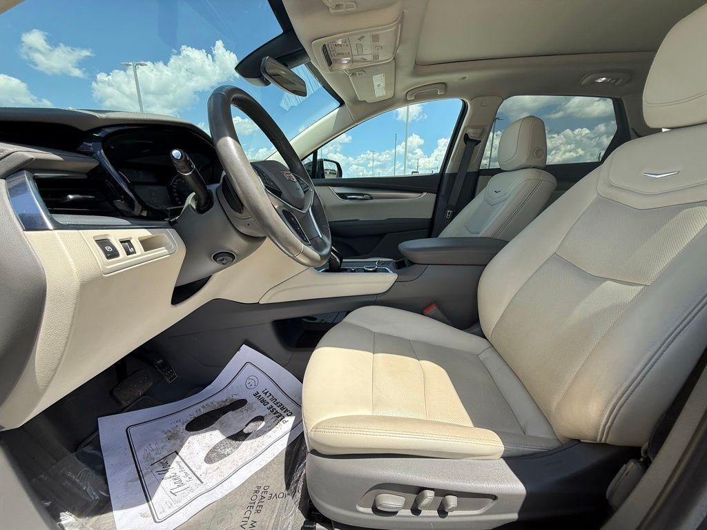 used 2021 Cadillac XT5 car, priced at $33,600