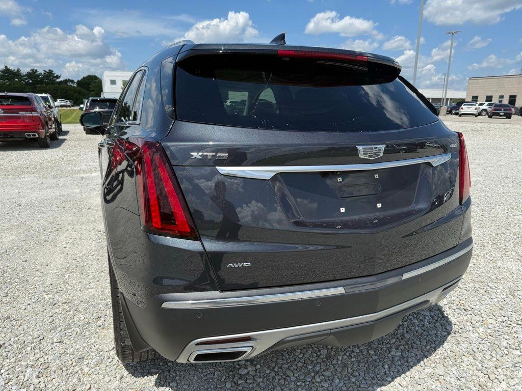 used 2021 Cadillac XT5 car, priced at $33,600