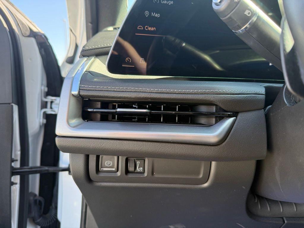 used 2024 Cadillac XT4 car, priced at $34,584