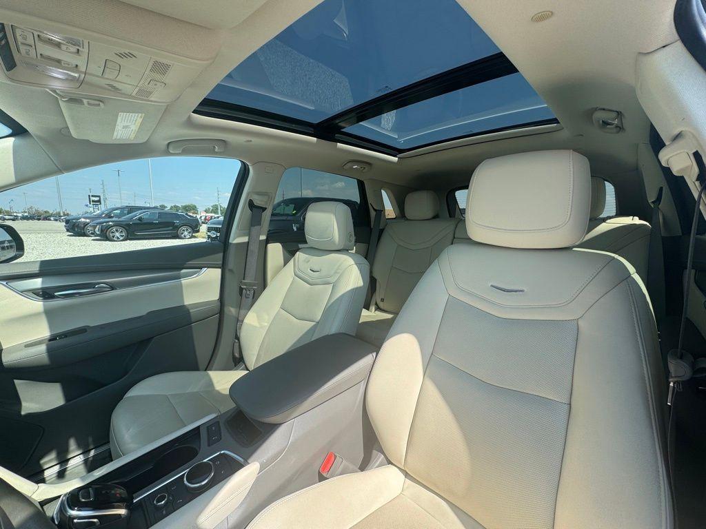 used 2021 Cadillac XT5 car, priced at $28,985