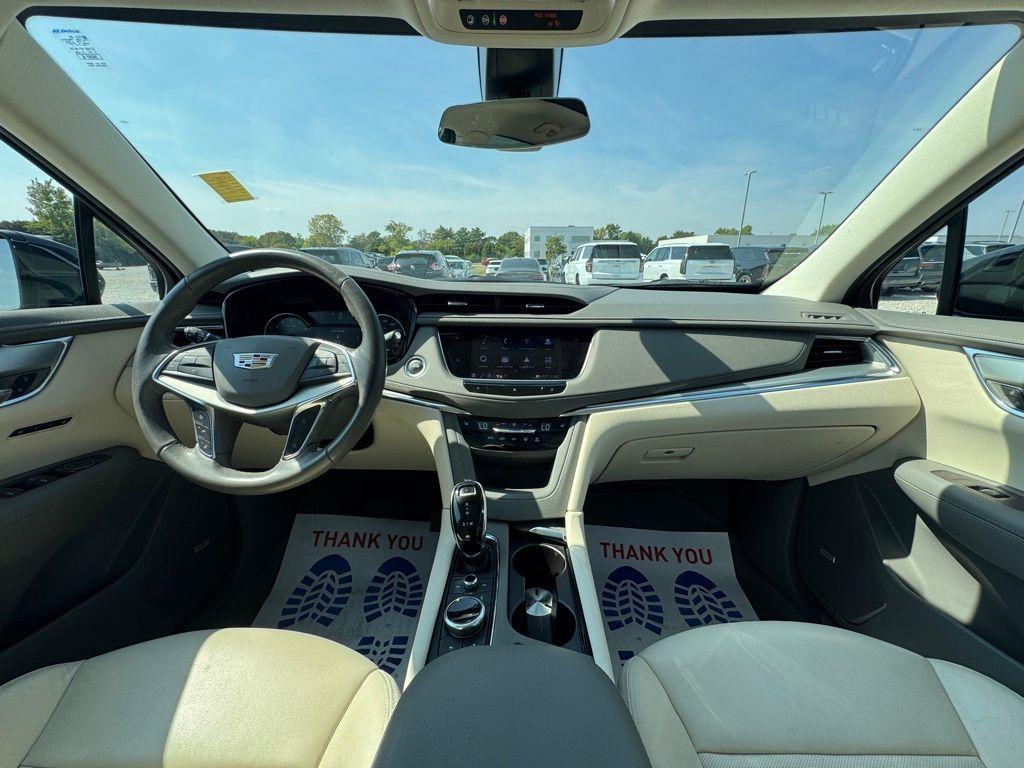 used 2021 Cadillac XT5 car, priced at $28,985