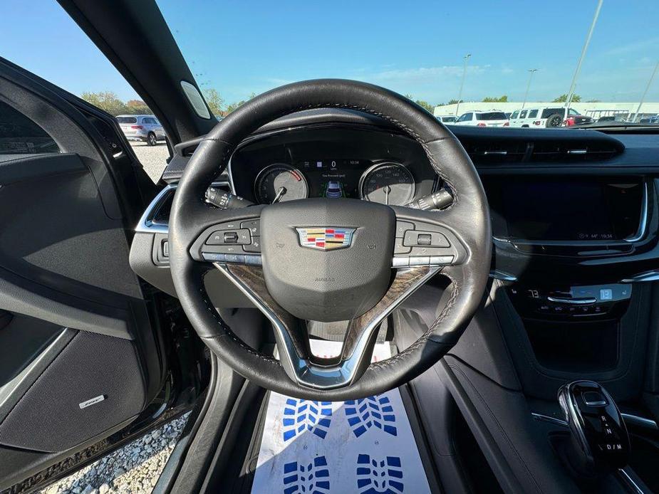 used 2022 Cadillac XT6 car, priced at $36,150