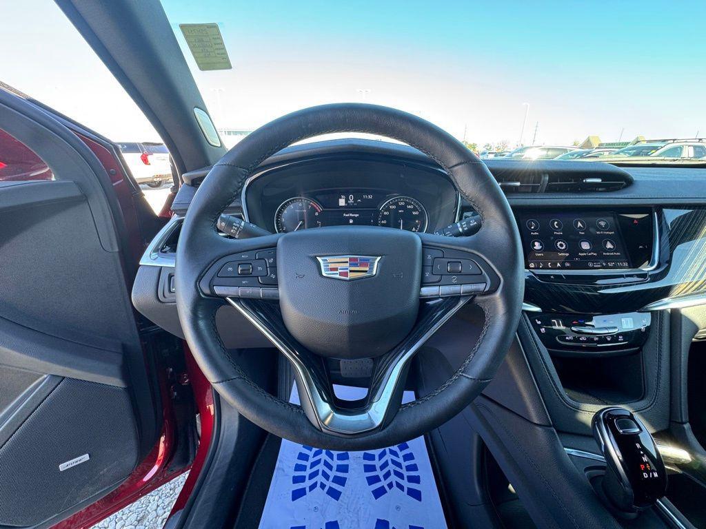 used 2024 Cadillac XT6 car, priced at $40,450