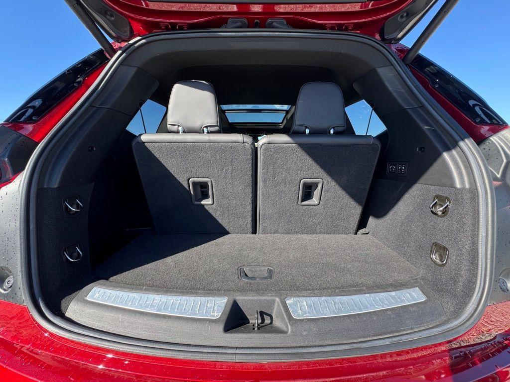 used 2024 Cadillac XT6 car, priced at $40,450