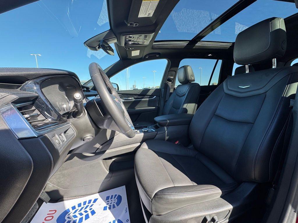 used 2024 Cadillac XT6 car, priced at $40,450