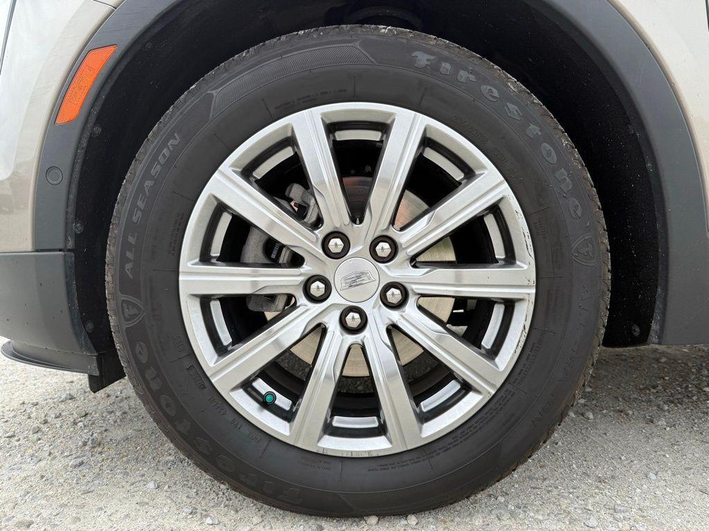 used 2022 Cadillac XT4 car, priced at $29,900